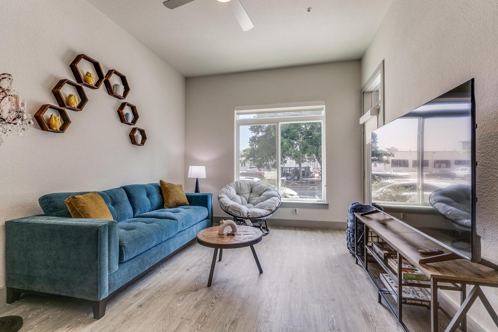 Lush Downtown Condo On Riverwalk W King Ste, Free Parking, Pet Friendly, Centrally Located On Riverwalk ซานอันโตนิโอ ภายนอก รูปภาพ